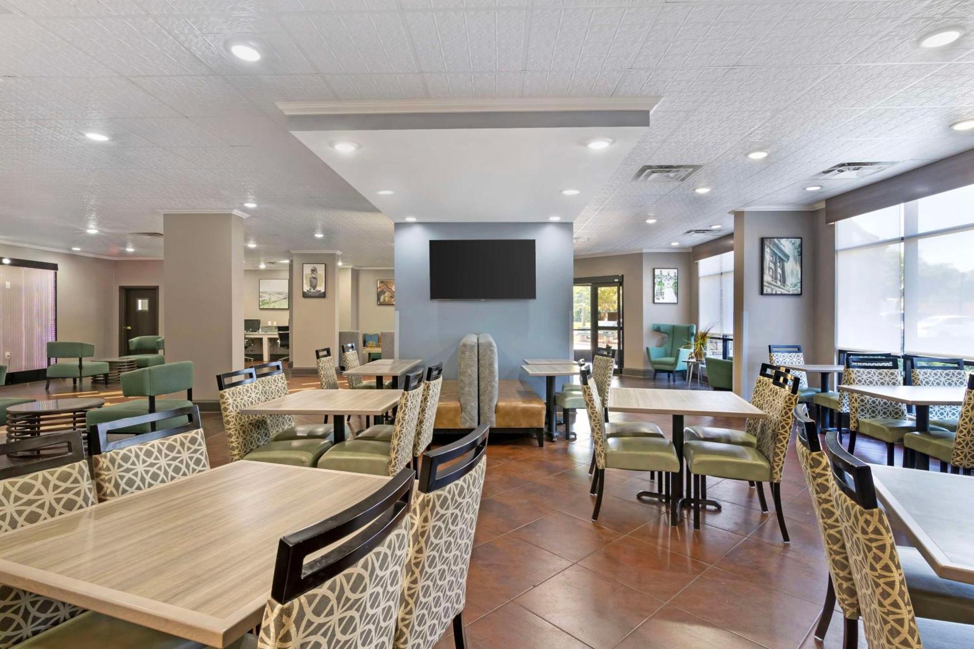 Best Western Savannah Airport Inn & Suites Pooler Esterno foto
