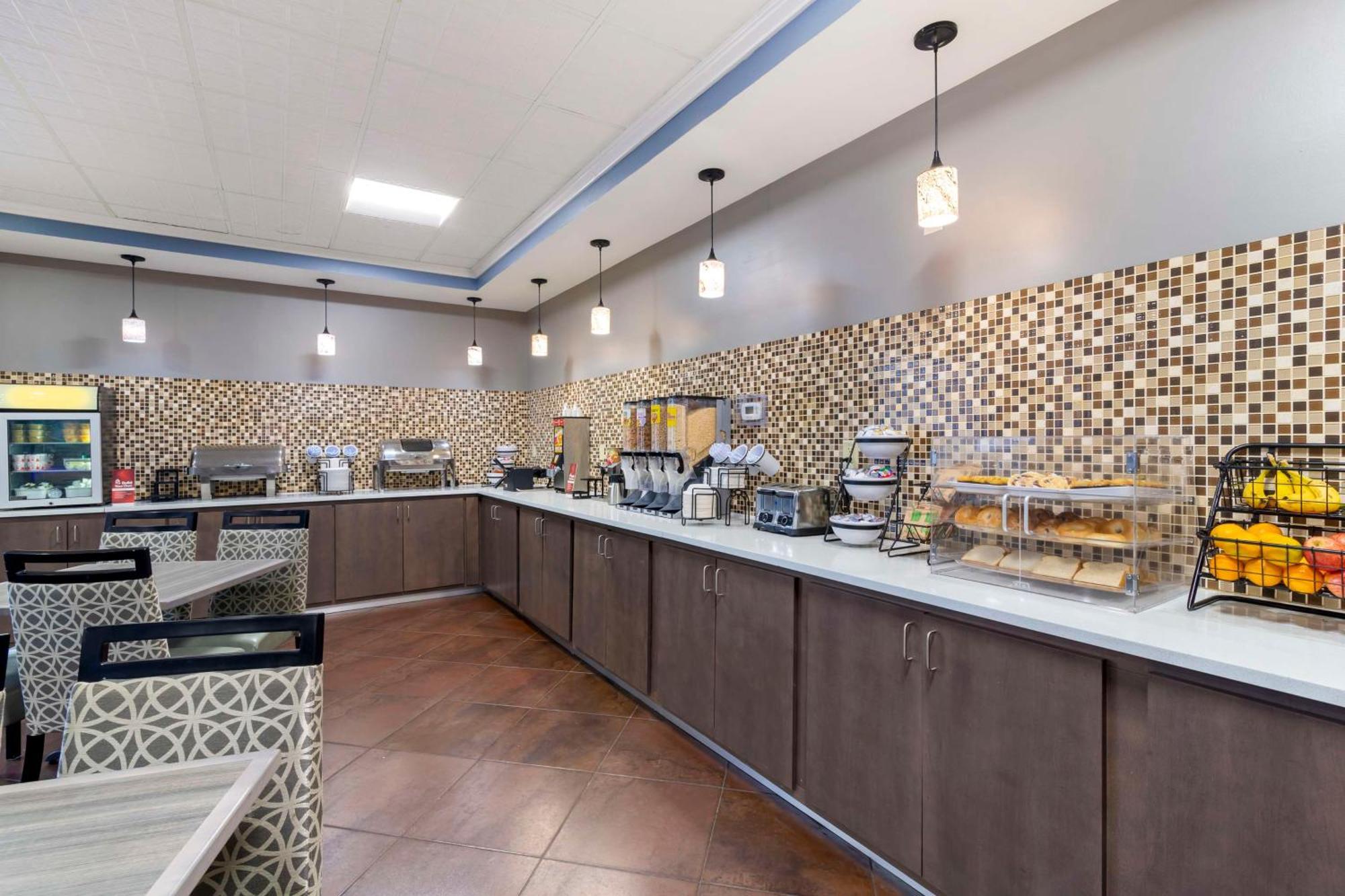 Best Western Savannah Airport Inn & Suites Pooler Esterno foto