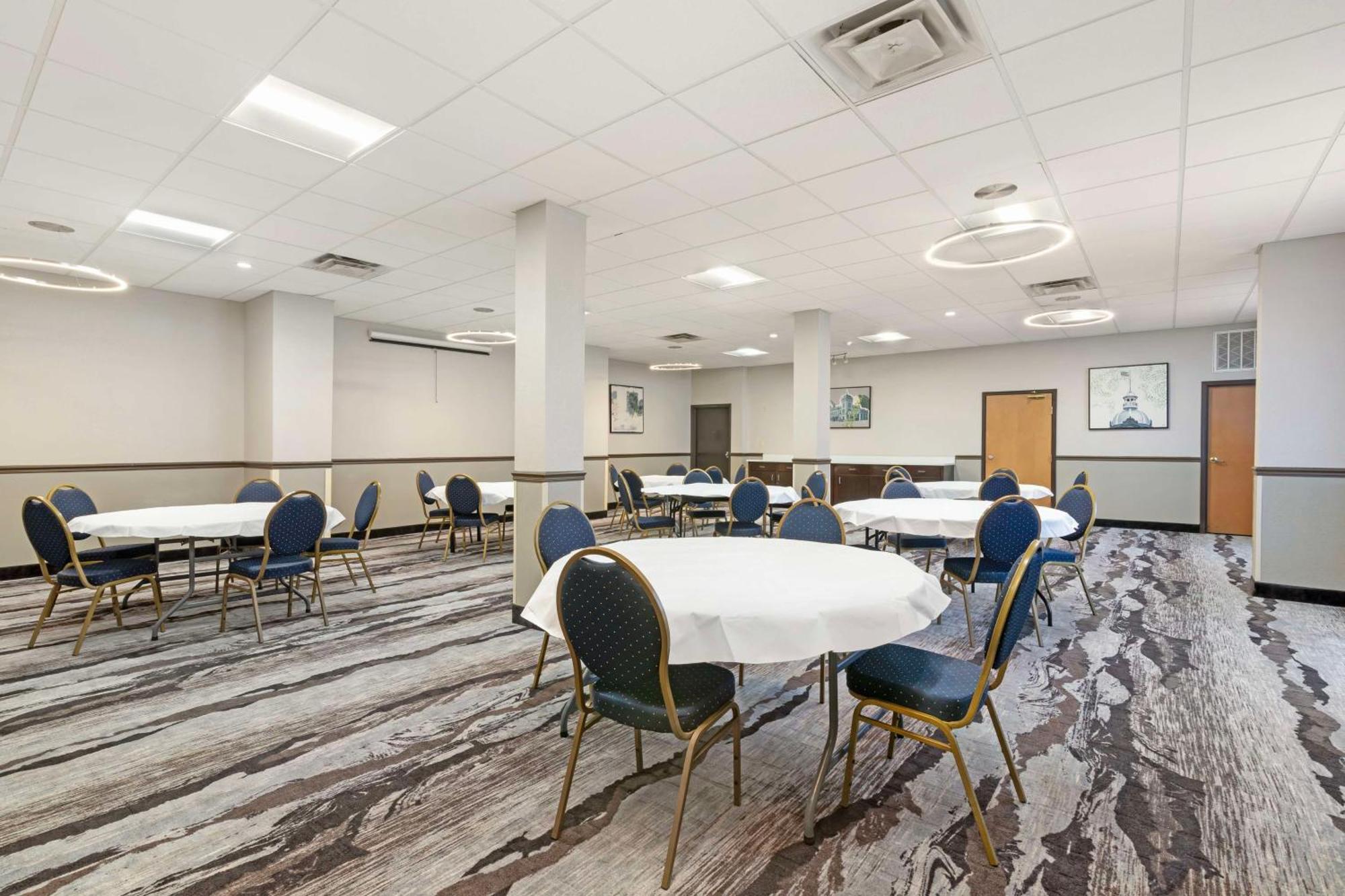 Best Western Savannah Airport Inn & Suites Pooler Esterno foto
