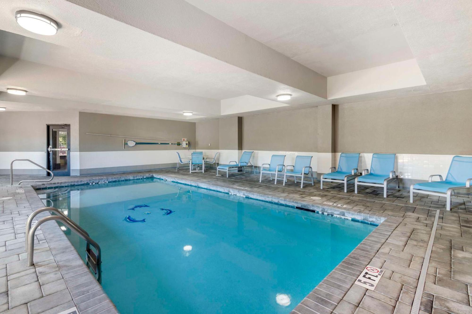 Best Western Savannah Airport Inn & Suites Pooler Esterno foto