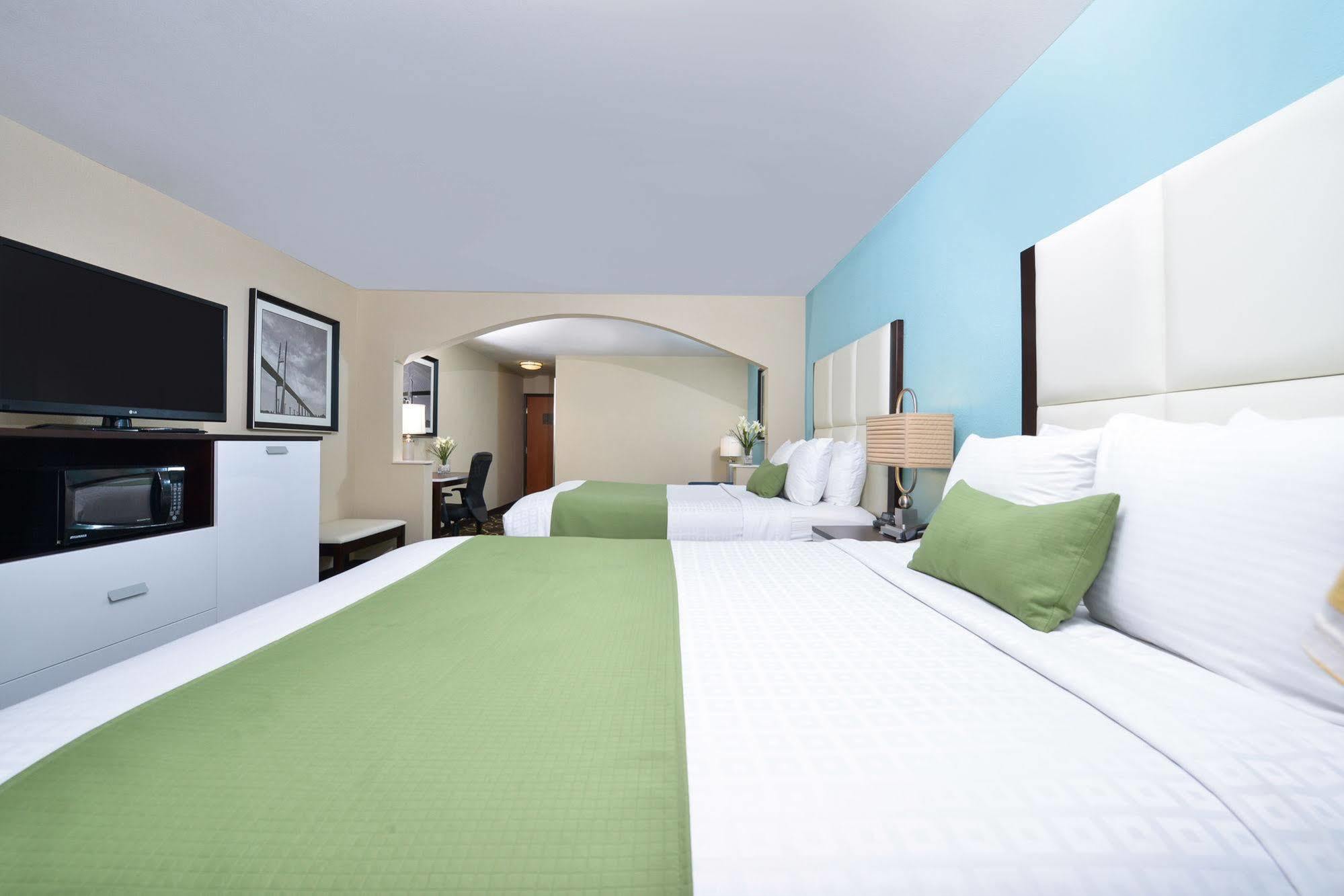 Best Western Savannah Airport Inn & Suites Pooler Esterno foto